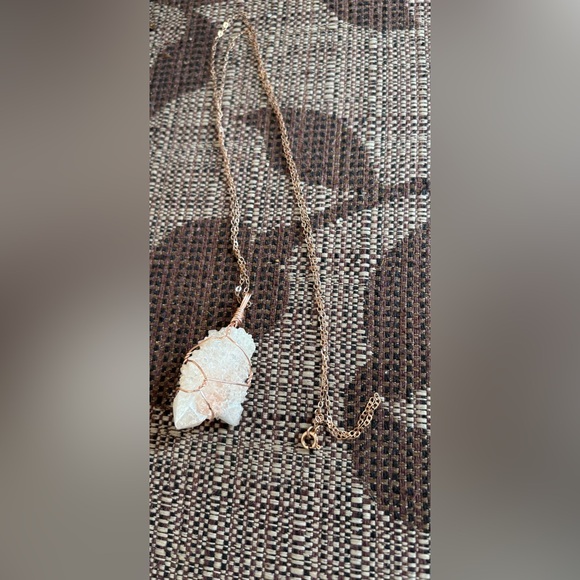 HANDMADE WHITE SPIRIT QUARTZ NECKLACE - Picture 4 of 4